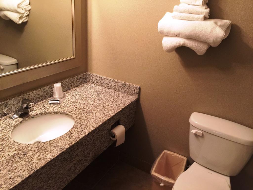 Chestnut Tree Inn Portland Mall 205 Номер фото