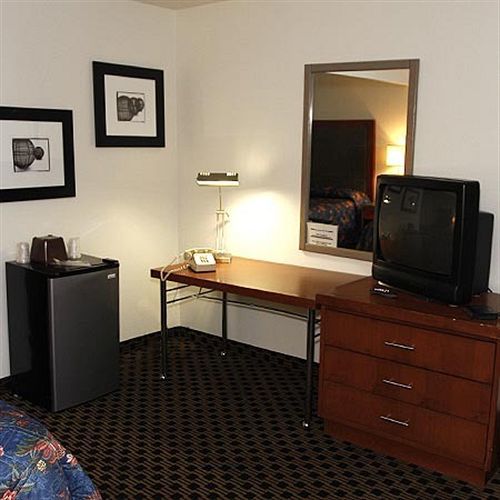 Chestnut Tree Inn Portland Mall 205 Экстерьер фото