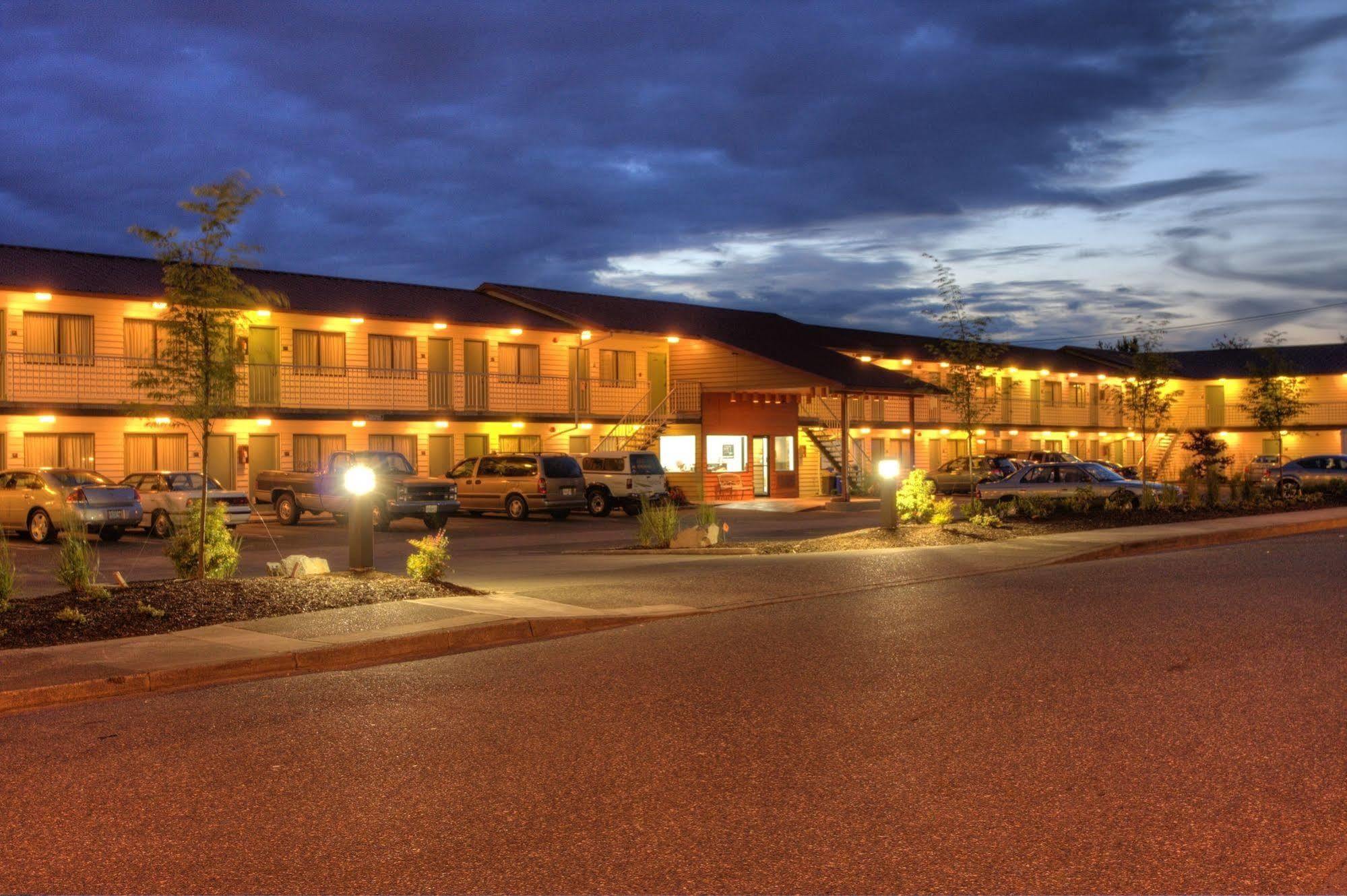 Chestnut Tree Inn Portland Mall 205 Экстерьер фото
