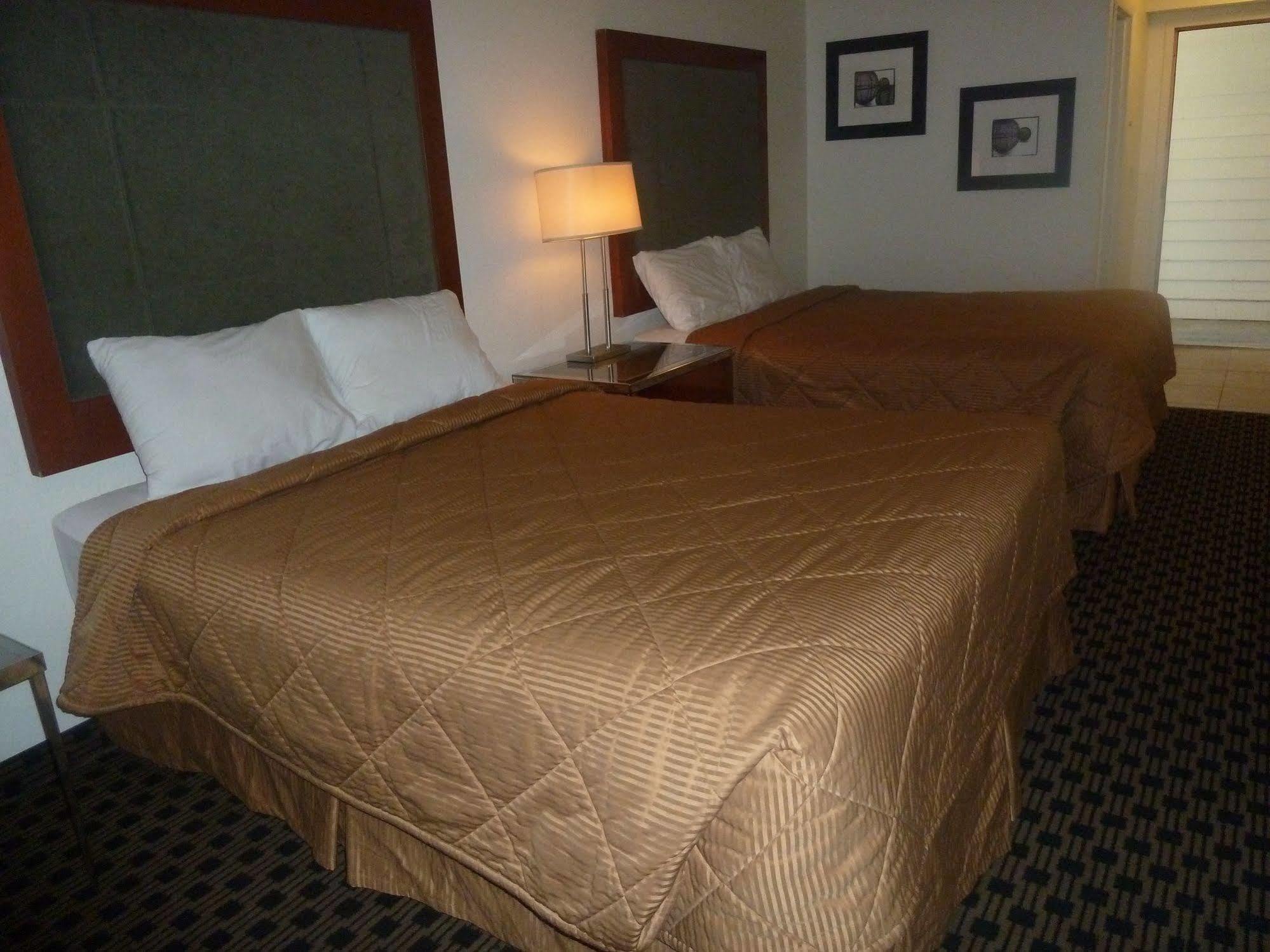 Chestnut Tree Inn Portland Mall 205 Экстерьер фото